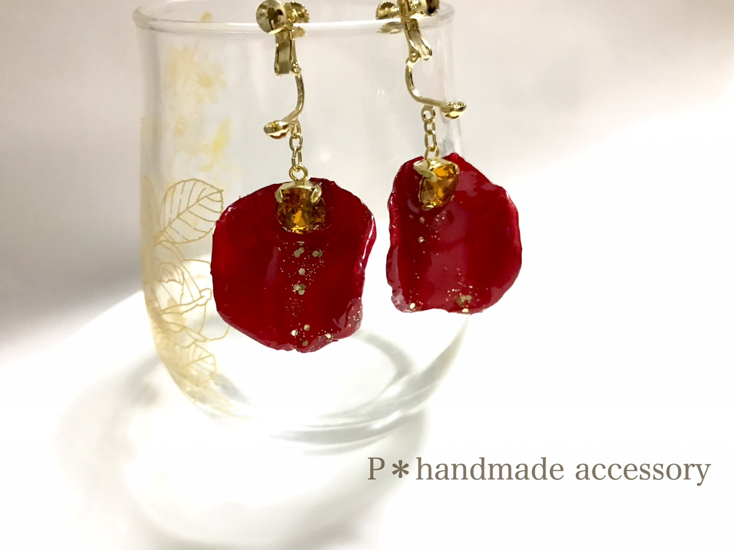 バラの花びら大振りピアス