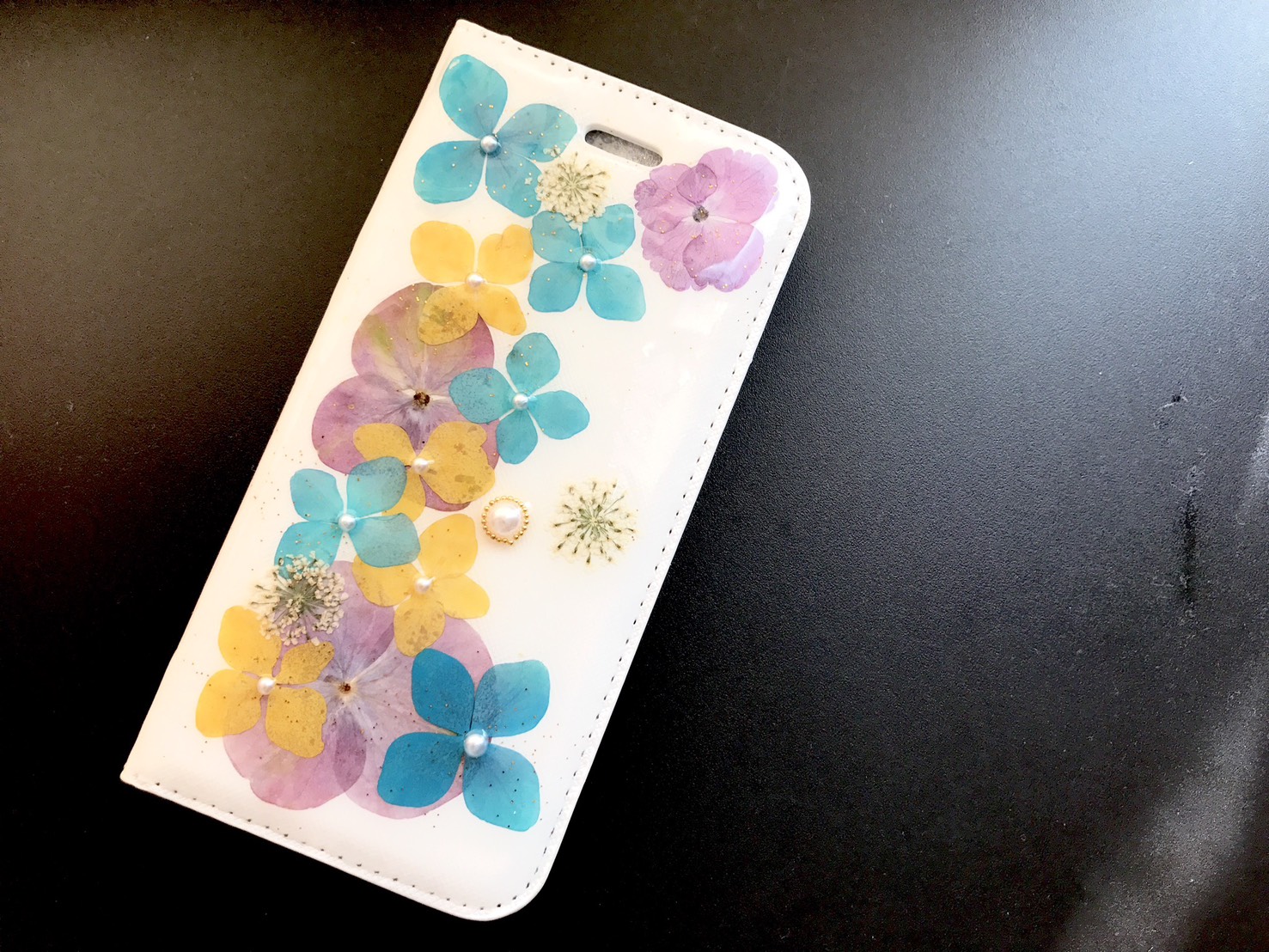 手帳型アジサイのスマホケース